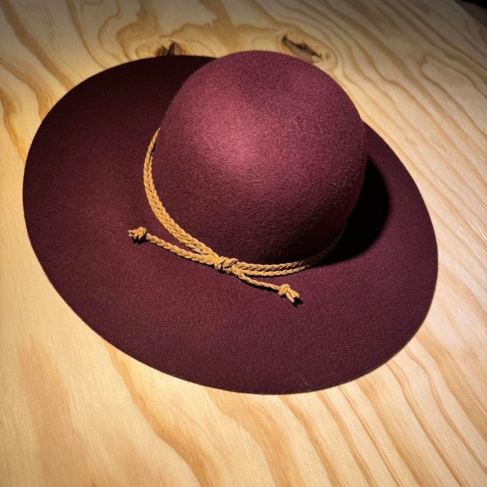 Studio thirty six wool hat
